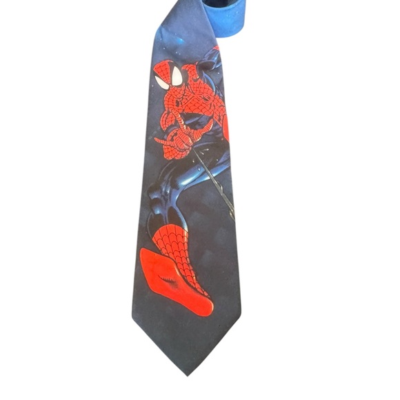 Ralph Marlin Spider-Man Novelty Tie - Picture 3 of 7